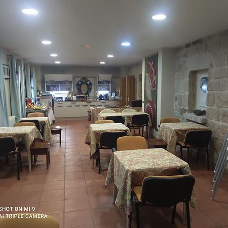 Hotel Sara De Ur La Cabrera Eksteriør billede