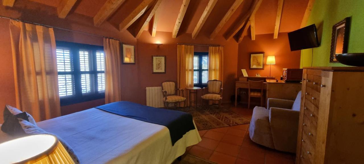 Hotel Sara De Ur La Cabrera Eksteriør billede