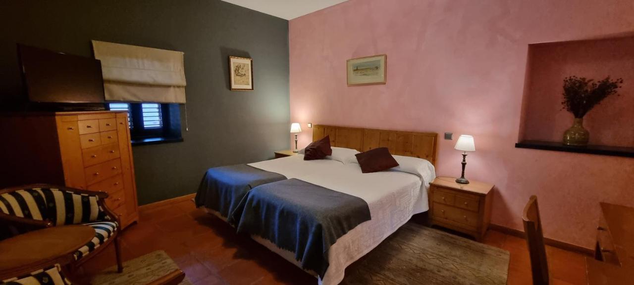 Hotel Sara De Ur La Cabrera Eksteriør billede