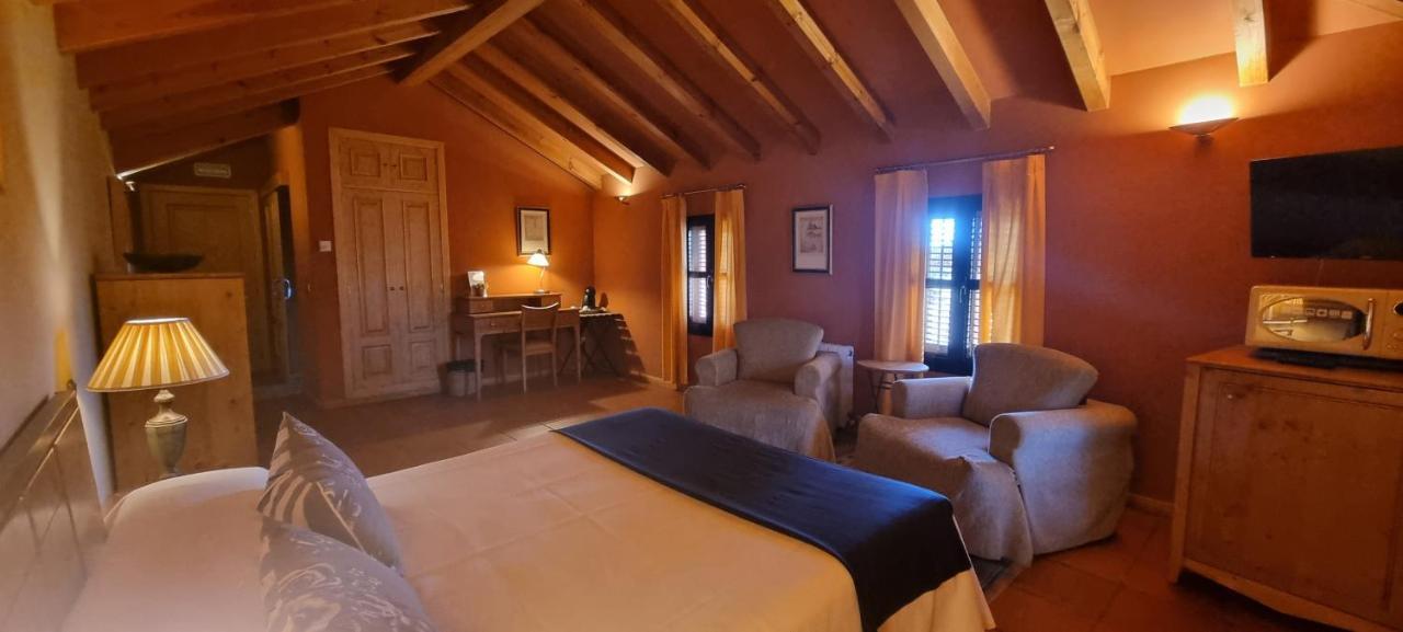 Hotel Sara De Ur La Cabrera Eksteriør billede