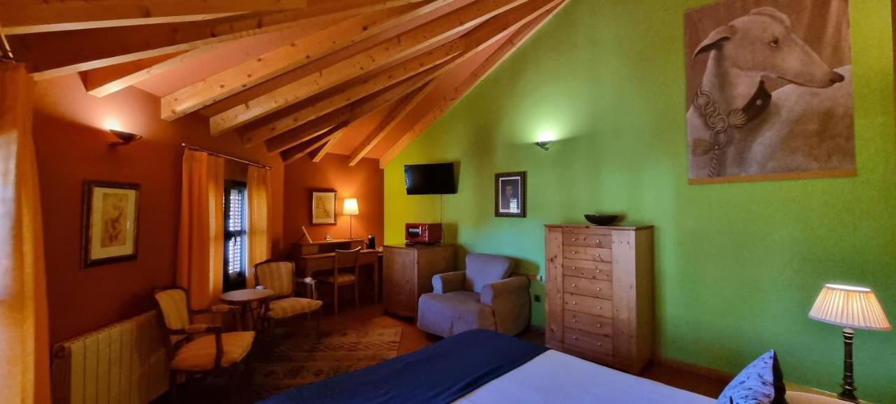 Hotel Sara De Ur La Cabrera Eksteriør billede