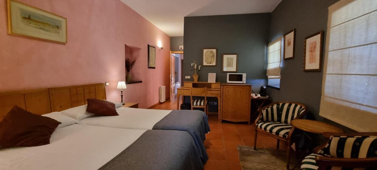 Hotel Sara De Ur La Cabrera Eksteriør billede