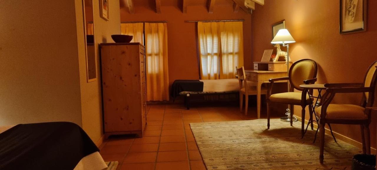 Hotel Sara De Ur La Cabrera Eksteriør billede