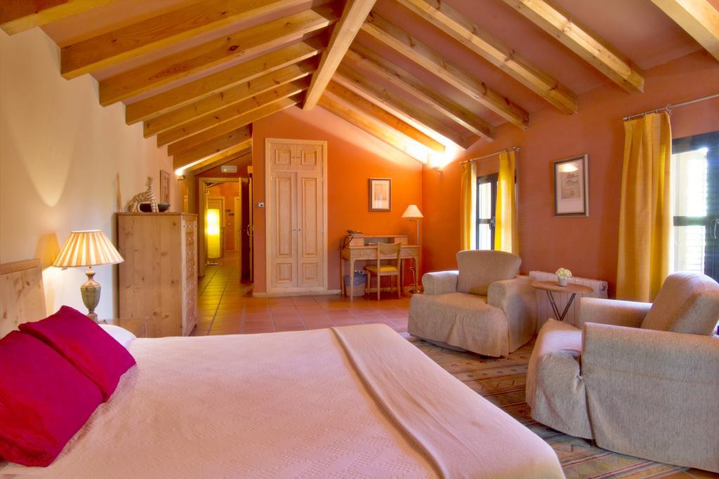 Hotel Sara De Ur La Cabrera Eksteriør billede