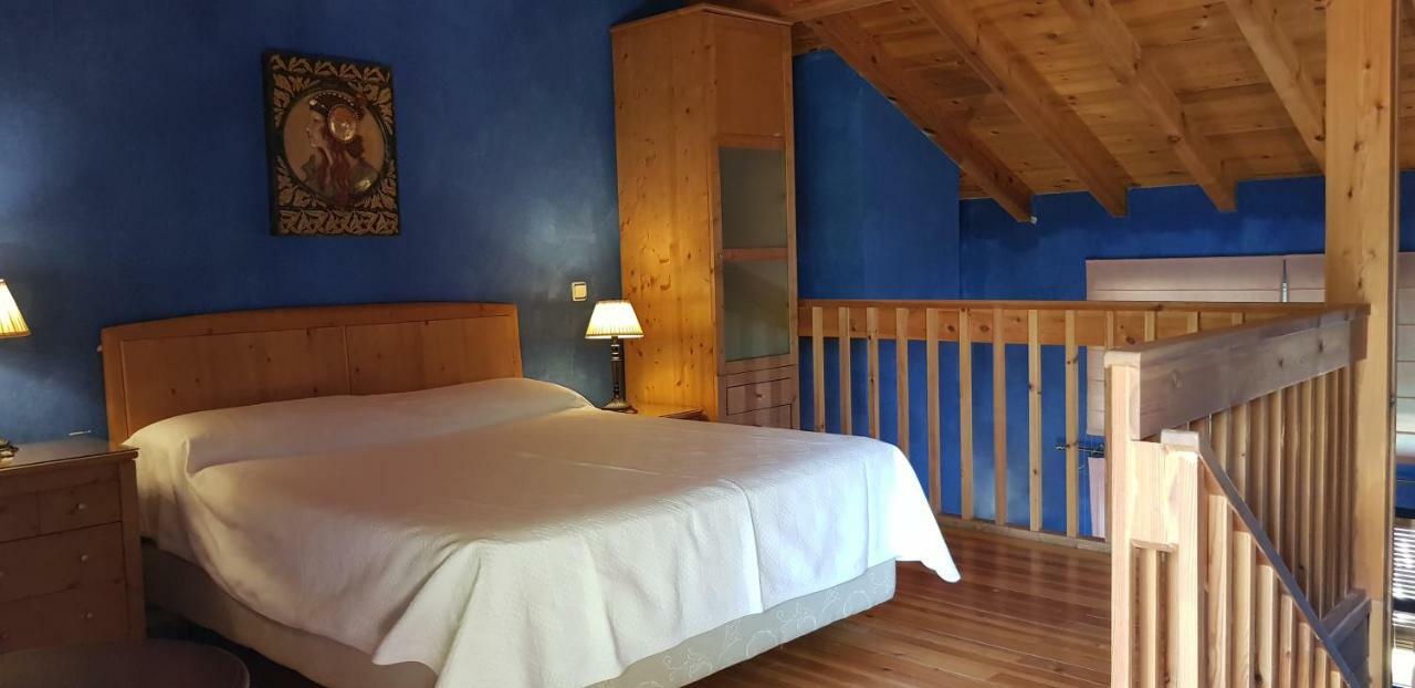 Hotel Sara De Ur La Cabrera Eksteriør billede