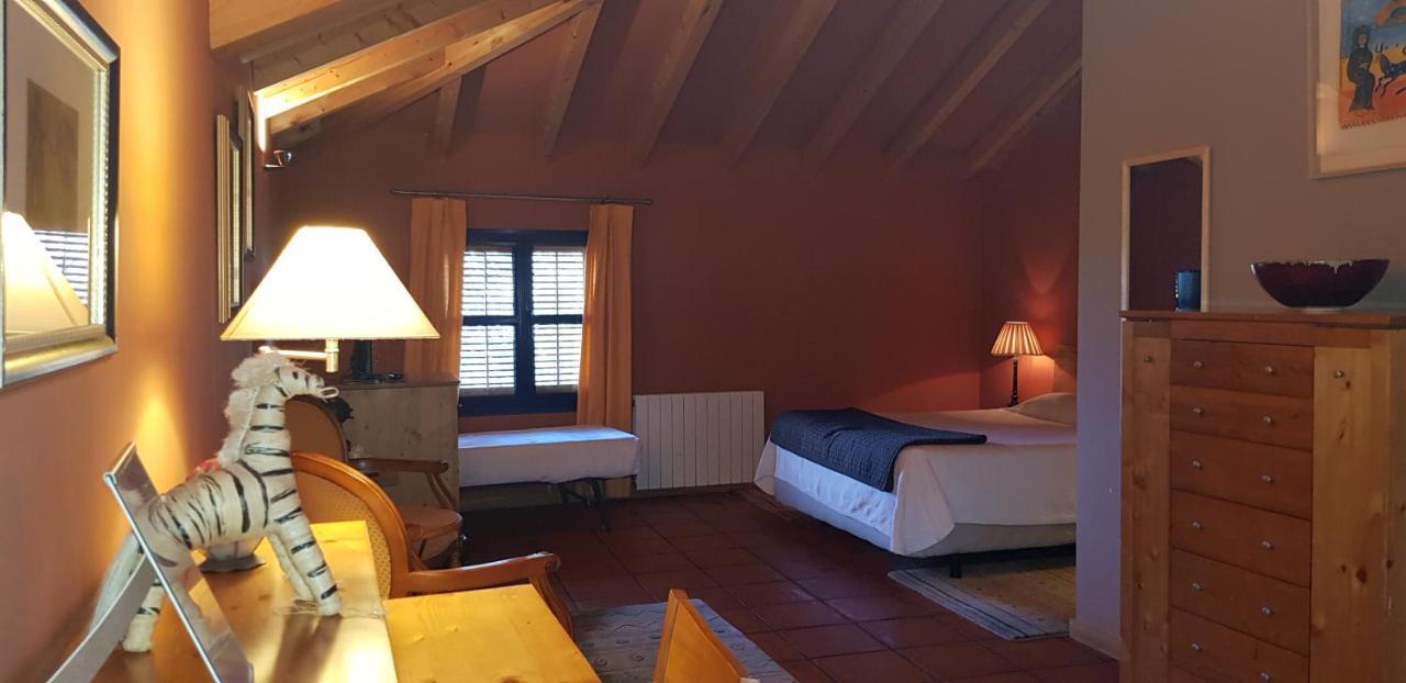 Hotel Sara De Ur La Cabrera Eksteriør billede