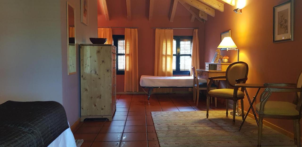 Hotel Sara De Ur La Cabrera Eksteriør billede