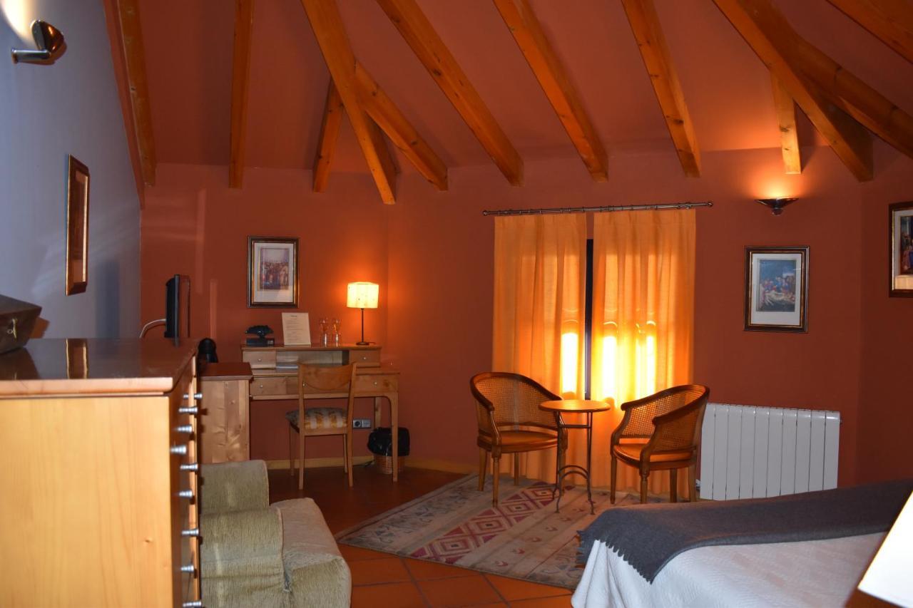 Hotel Sara De Ur La Cabrera Eksteriør billede