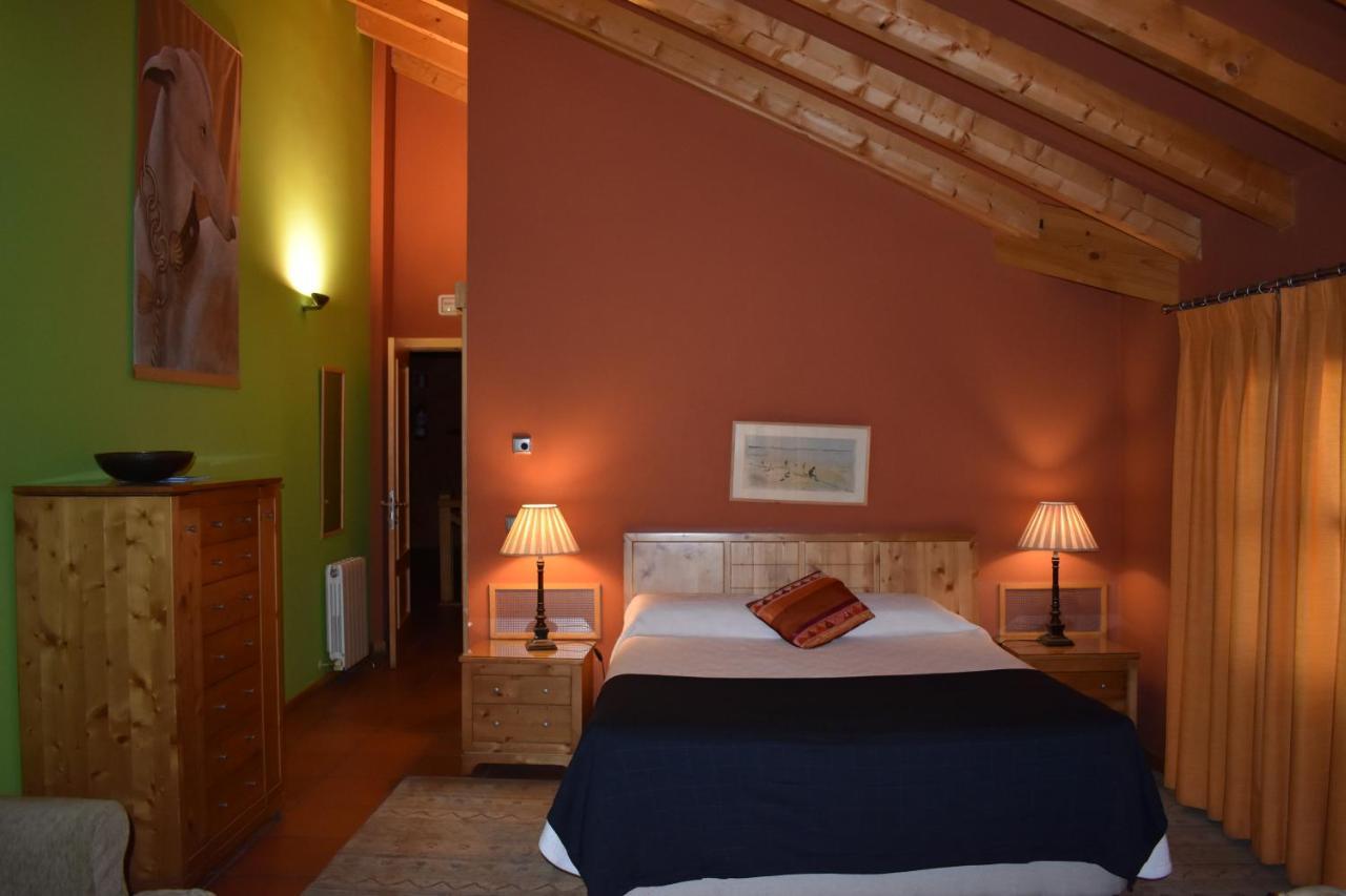 Hotel Sara De Ur La Cabrera Eksteriør billede